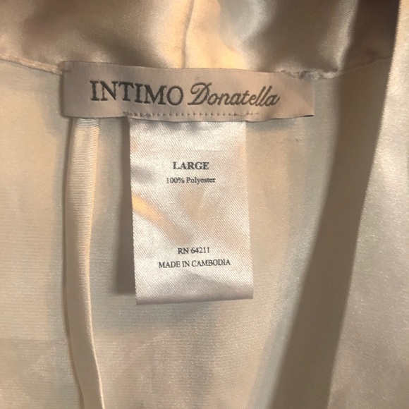 🎁Intimo Donatella “The Bride” Large Robe🎁 - Picture 3 of 6